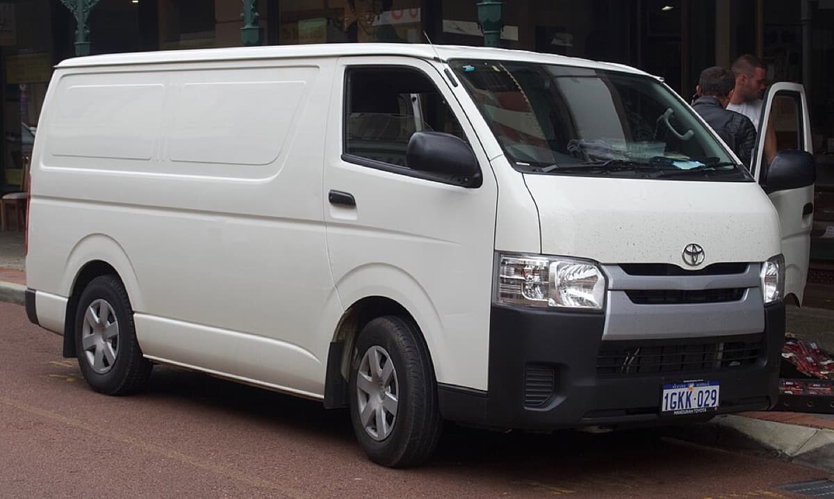 Микроавтобус Toyota Hiace