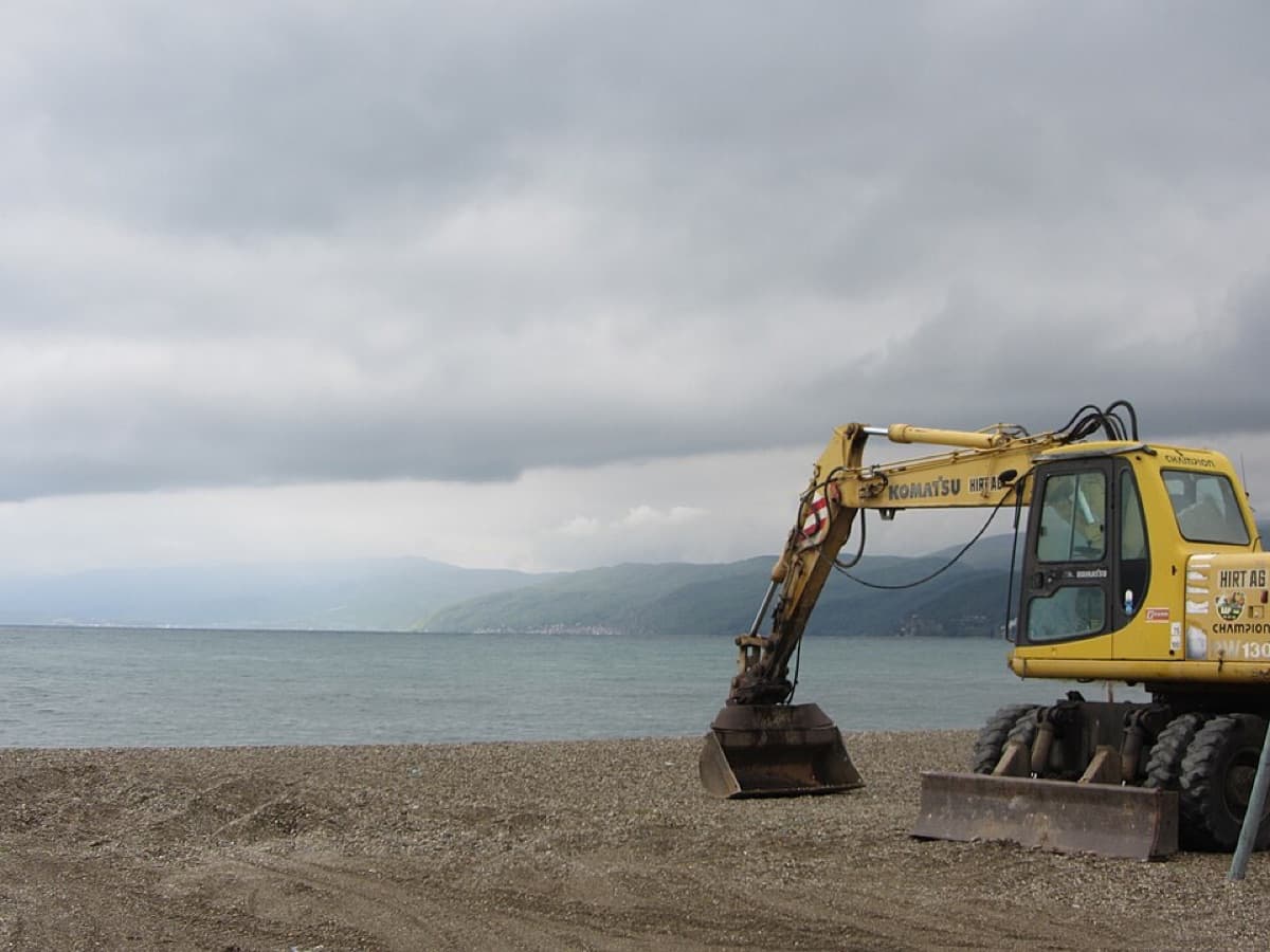Колёсный экскаватор Komatsu PW 130 ES